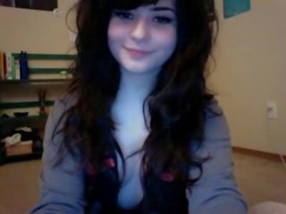 Adorable Teen from webcamgirls666.com shows her boddy