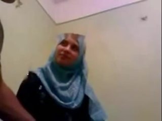 Amateur Dubai oversexed hijab babe fucked at home - desiscandal.xyz