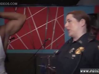 Lezbike polic oficer dhe angell verë polic seks simultan i gjallë vid