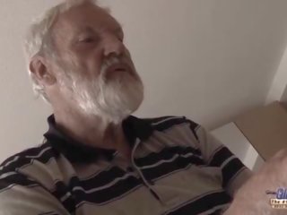 Old young - big pecker garry ata fucked by ýaşlar she licks thick old man manhood